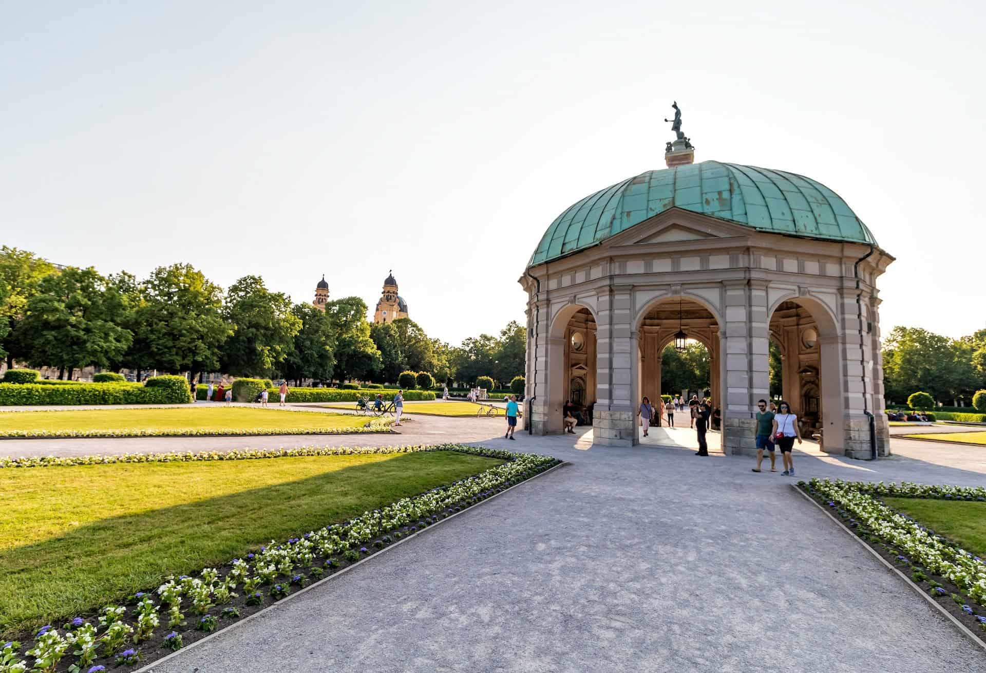 Hofgarten Munich luis-fernando-felipe-alves-KV1mCfoWHjI-unsplash