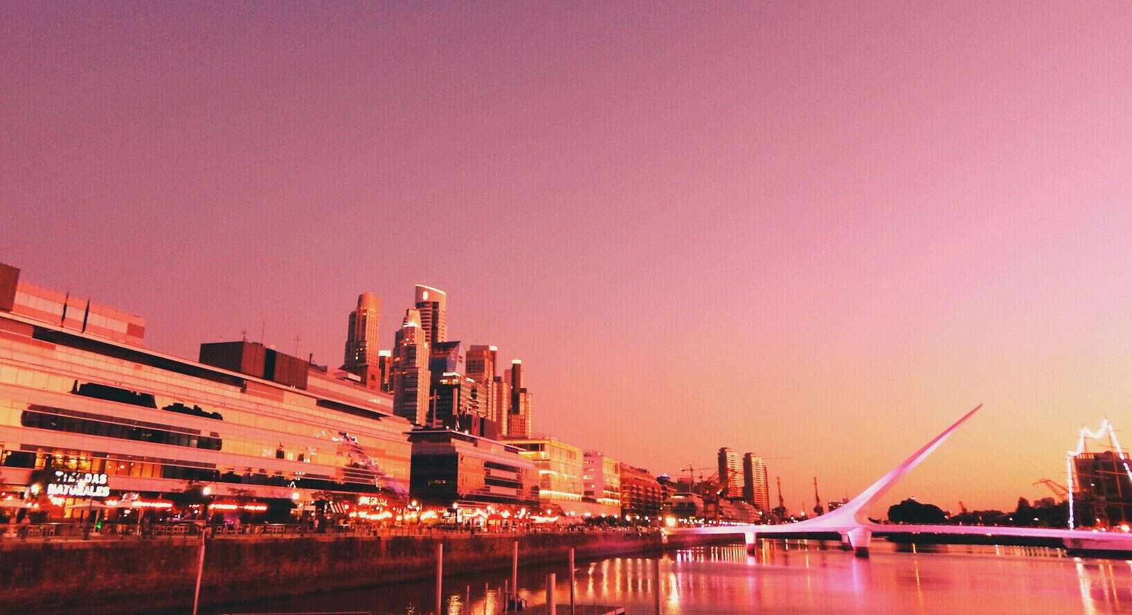Puerto Madero edgardo-ibarra-kVxmhEHD6gg-unsplash