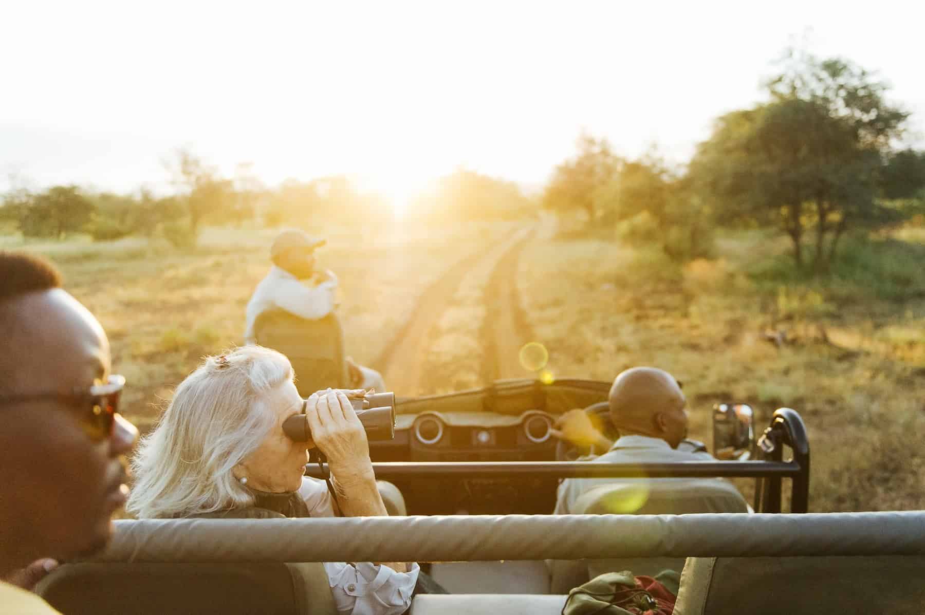 Tanda Tula Safari Camp - Game drive at sunrise - Maike